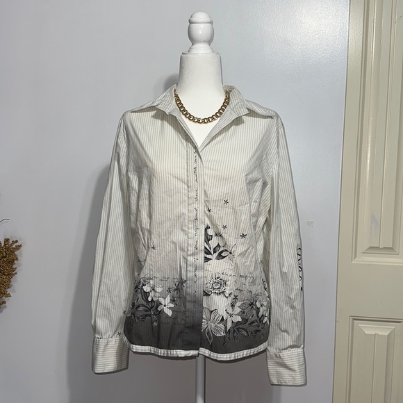 WOMEN’S PRINTED BUTTON DOWN SHIRT - Picture 1 of 10
